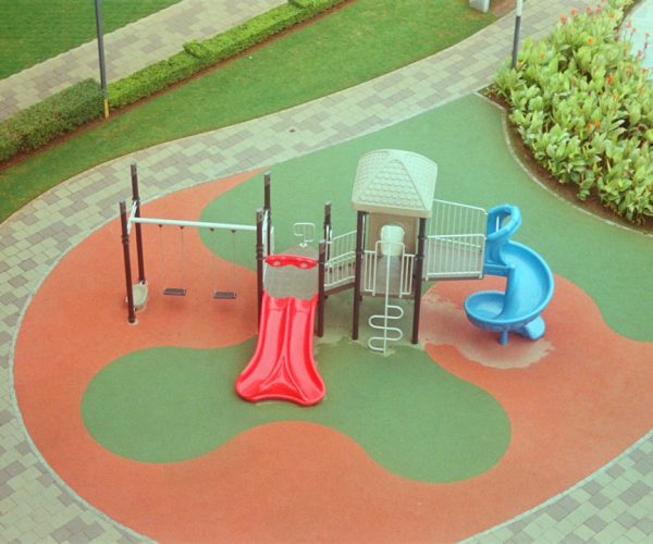 green playground mats